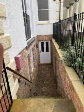 1 Hatton house 2 bedroom 2 bathroom spacious basement flat